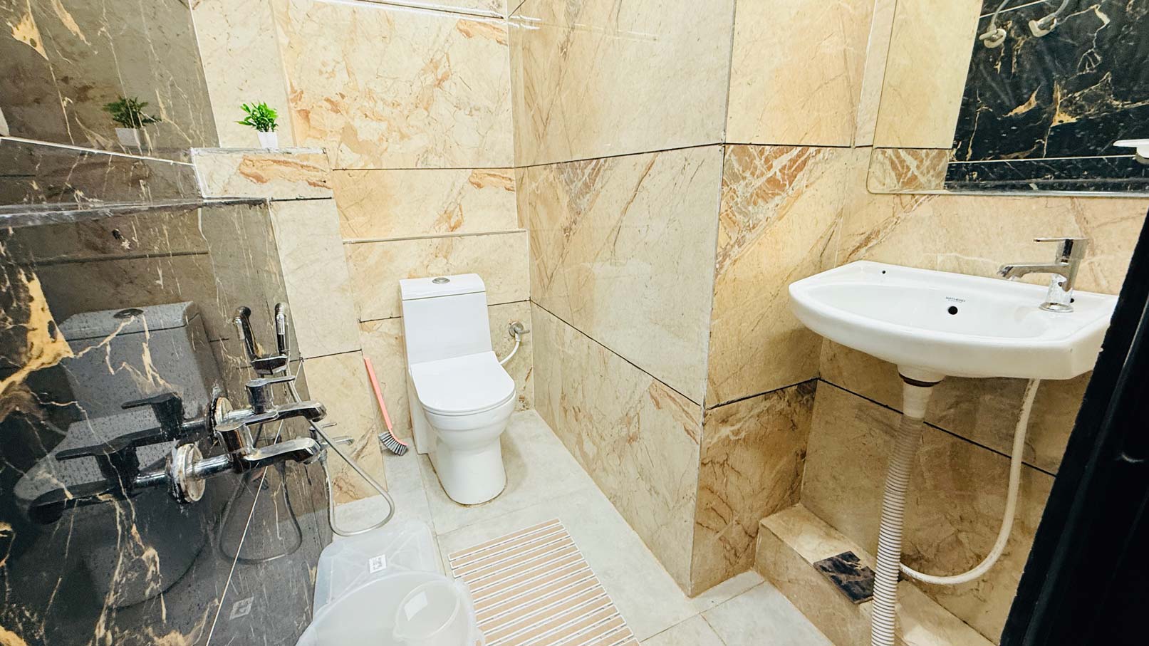 Deluxe Room - Washroom